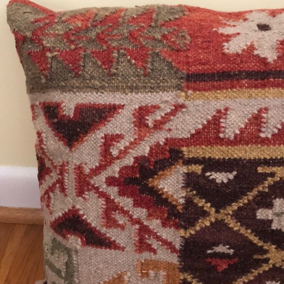 NWOT Rustic Kilim indoor 18” SQ throw pillow - Picture 3 of 9